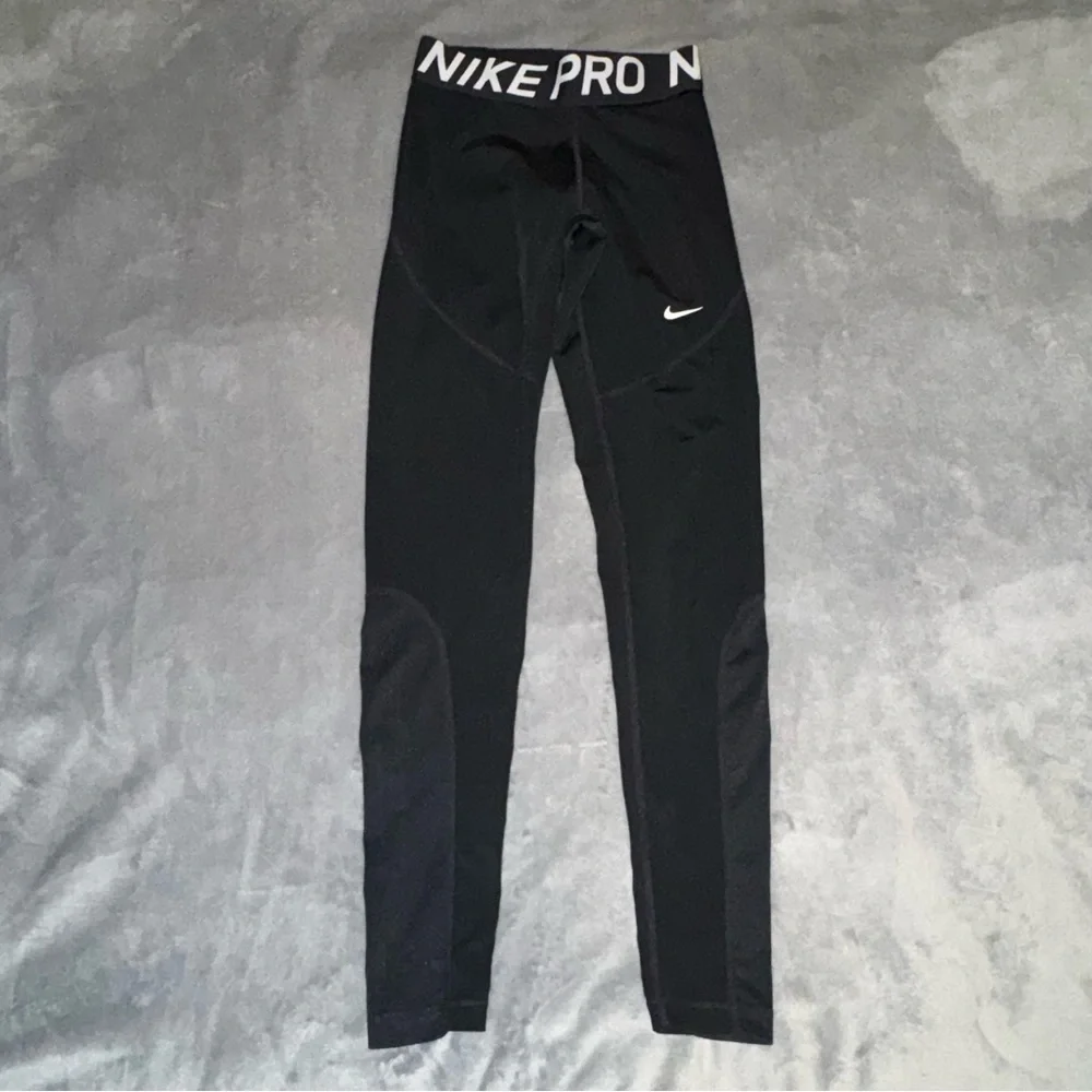 Nike pro black
